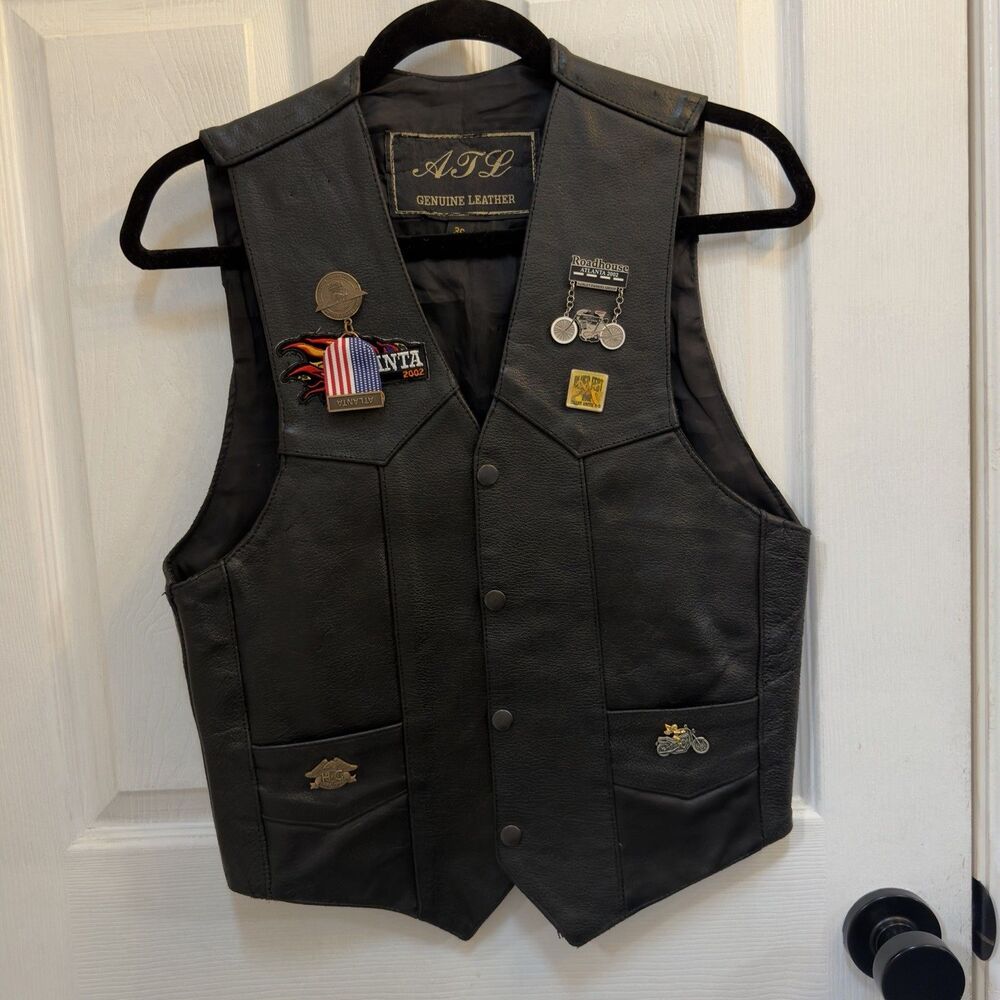VTG ATL Leather Biker Vest Mens 36 Black w HOG 100th Anniversary Patches Pins⁠